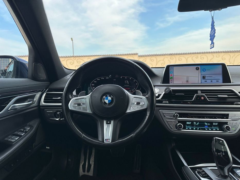 BMW 7 Series 0 — imagine 3