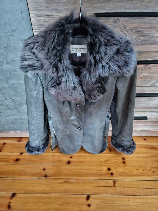 Продавам кожено яке безупречно цвят сив