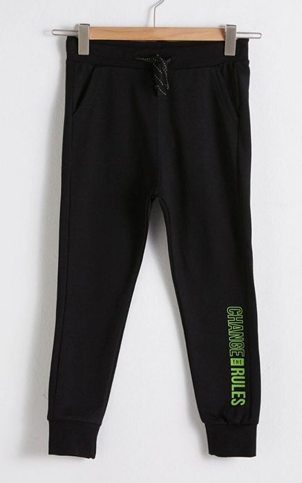 Лот 140-146 LcWaikiki елек, долнища, худита и тънки блузки