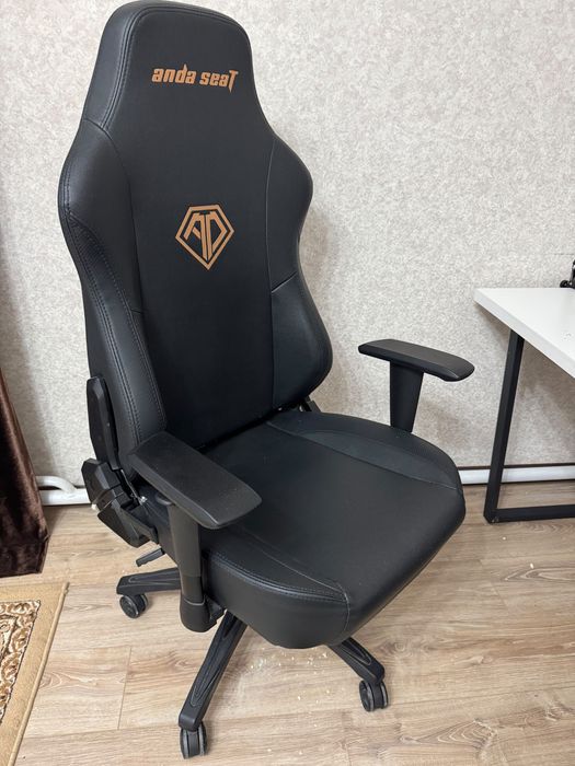 Компьютерное кресло Anda Seat