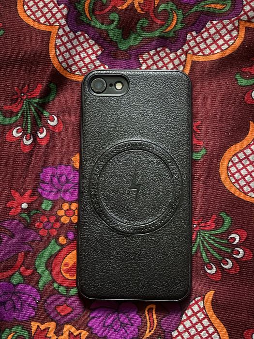 Айфон 7 рабочий очень зорошый телефон 128 гг