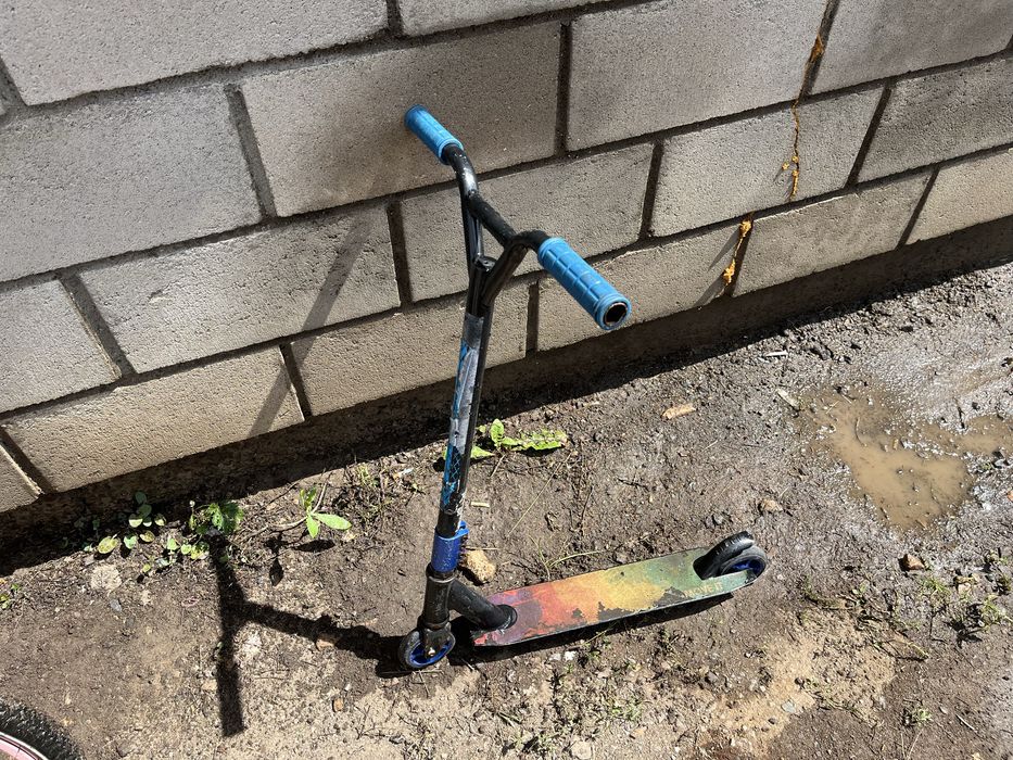 Продам трюковой самокат детский