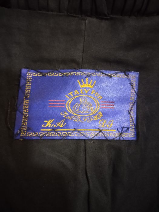 Продаю норковую шубу .