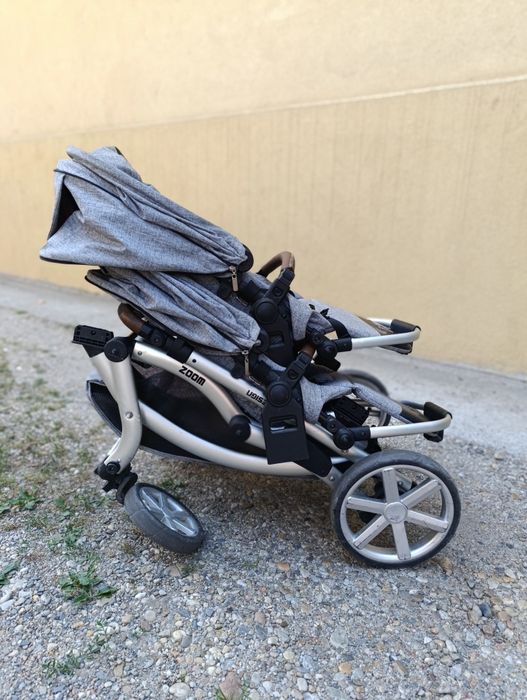 Carucior dedicat pentru gemeni