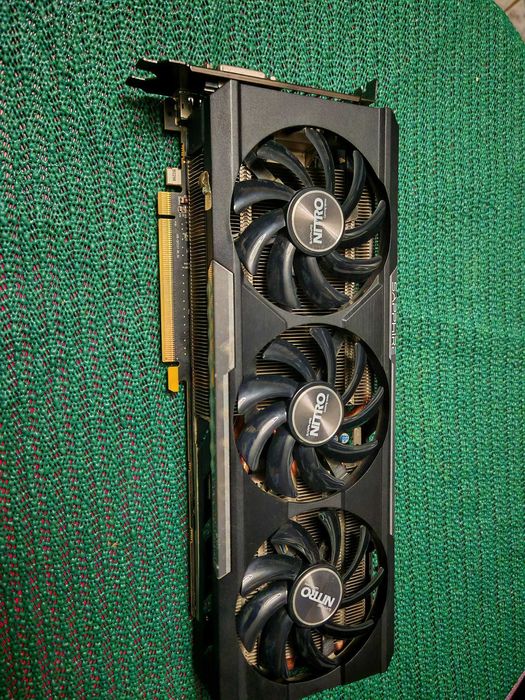 Vand SAPPHIRE Radeon R9 390 NITRO Tri-X 8GB GDDR5 512bit