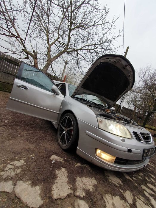 VÂND saab 2004  sau pentru dezmembrat