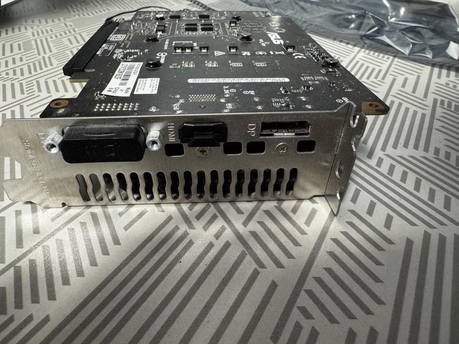 Vand placa video GTX 1650