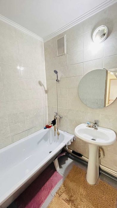 Продается 2 комнатная квартира .