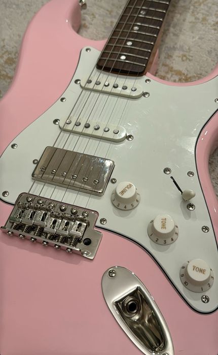 Электрогитара в отличном состояние