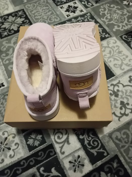Vand Ugg Pink noi