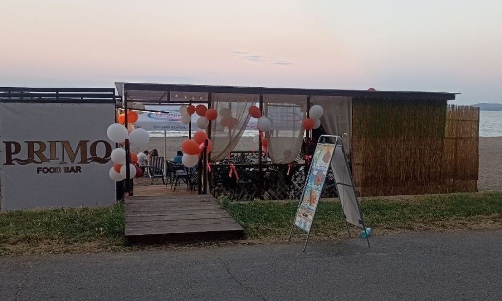 Продава се заведение в Бургас на ценрален плаж.