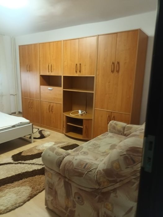 Închiriez garsoniera 32mp decomandată