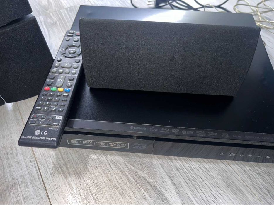 Sistem Home Cinema 5.1 LG LHB625 - 1000W RMS, Bluetooth, Blu-ray 3D