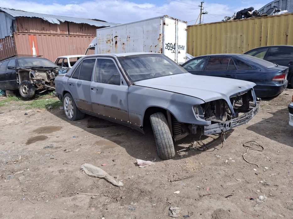 Мерседес 124 продам по зпч_тям