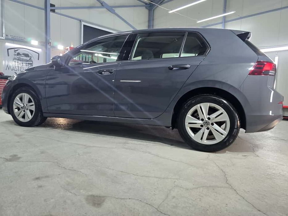 Volkswagen Golf 8 1.0 eTSI DSG