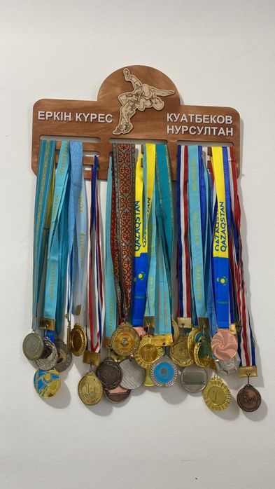 Медальница  из дерево