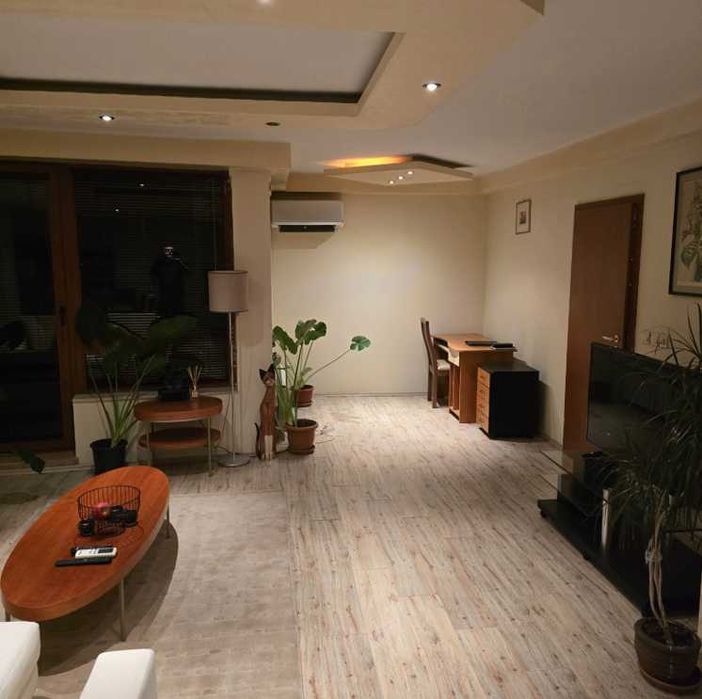 Дава се под наем Двустаен апартамент в София, Драгалевци - 90 кв.м за 765 € - Снимка #1