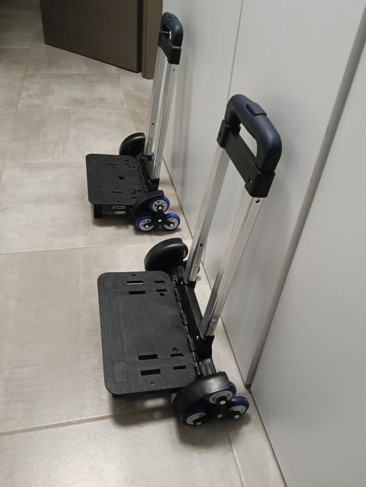 Vand doua trolere pentru geanta scoala