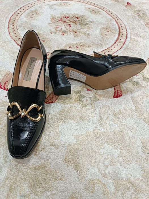 Коженные новые туфли 37 размера Турция