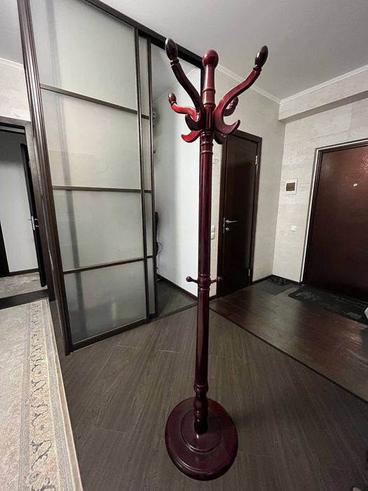 Вешалка из  дерево