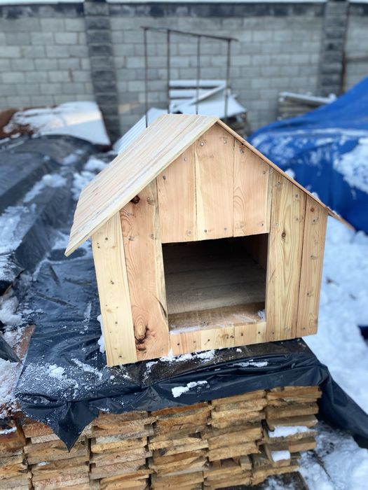 Маленькая собачья будка