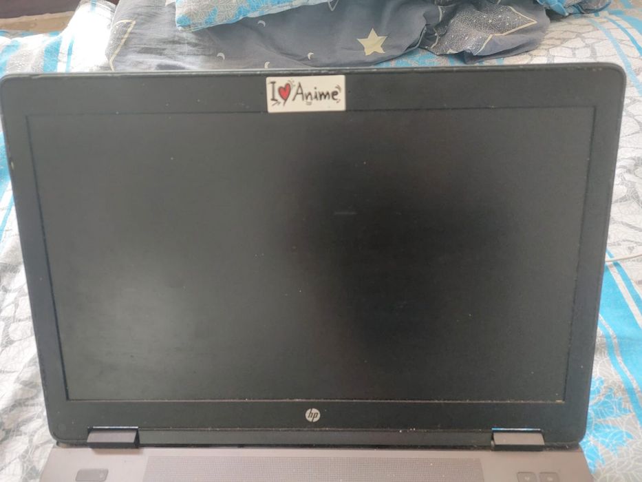 Hp noutbuk sotiladi holati zur qiz bola ishlatgan