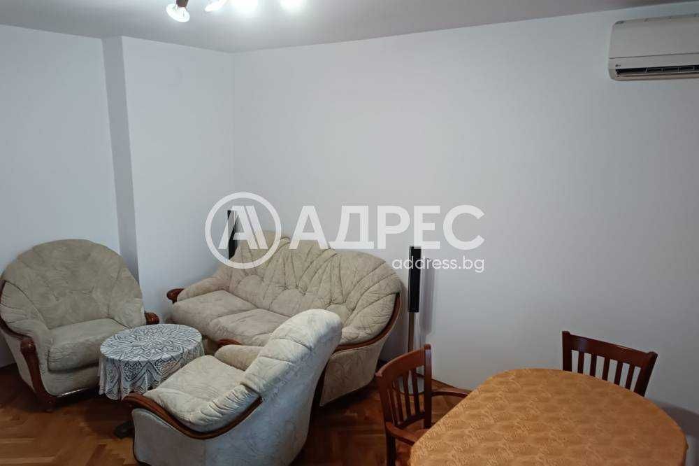 Дава се под наем Многостаен апартамент в Разград, Център - 102 кв.м за 459 € - Снимка #1