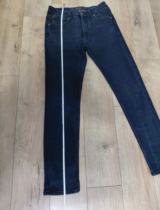 Blugi BOSS  mărimea W 30 L 34