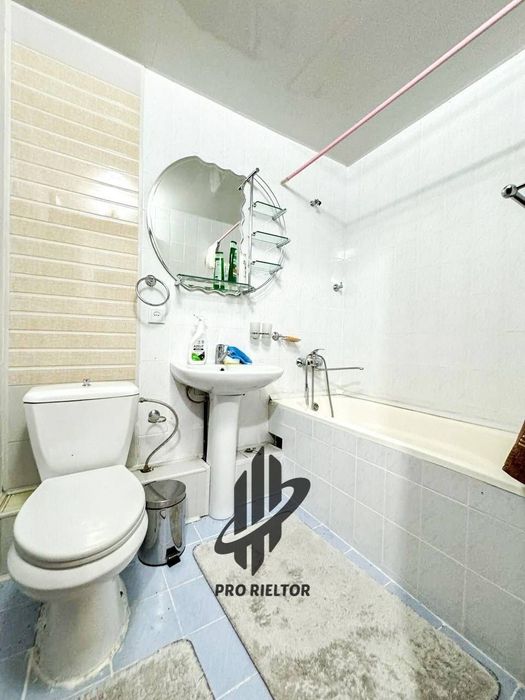 Продается 2 комнатная квартира ремонт Академгородок