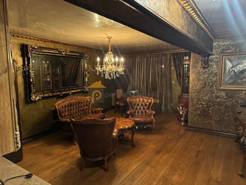 Продава се Двустаен апартамент в Пловдив, Кършияка - 93 кв.м за 2549 €/кв.м - Снимка #1