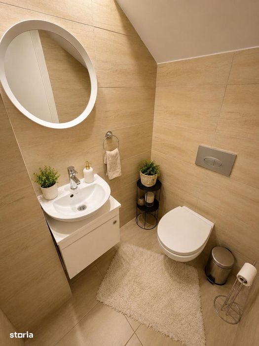 Vilă tip duplex de închiriat în Cosmopolis