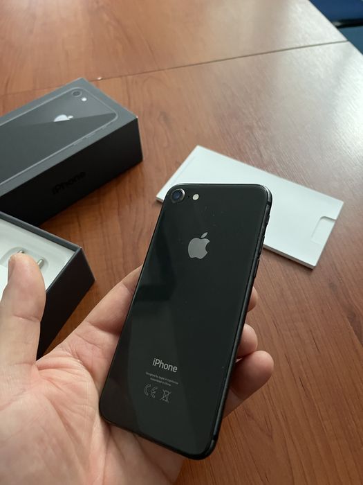 Iphone 8  64 Gb.