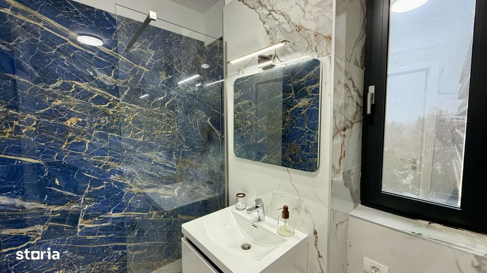 Apartament cu 3 camere si 2 locuri de parcare in Mamaia frontal la MAR
