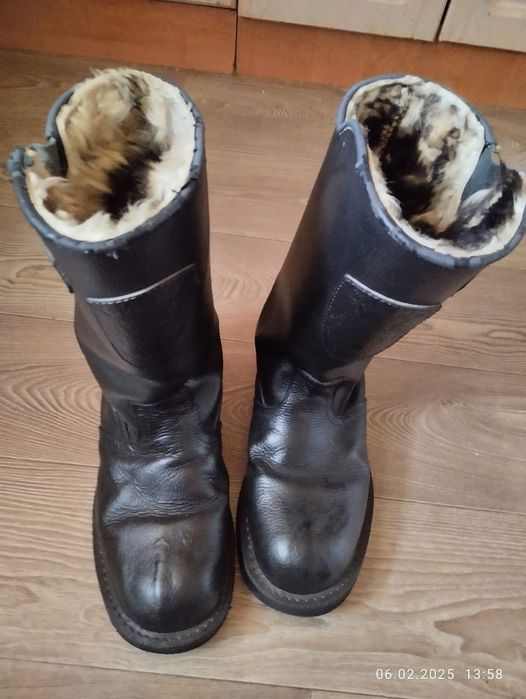Продам зимние сапоги из натурального собачьего меха
