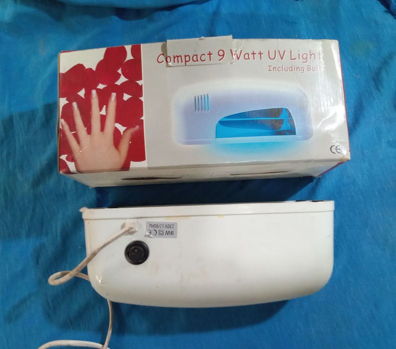 Продается лампа для сушки маникюра.Ультрафиолетовая.