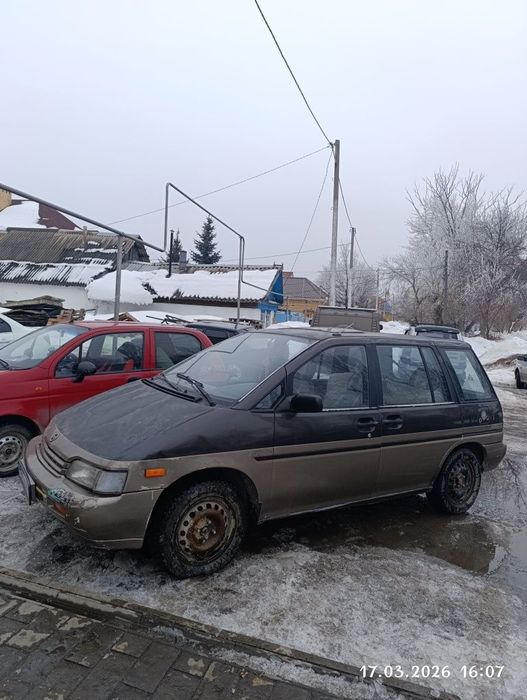Ниссан прерия1992г.в.
