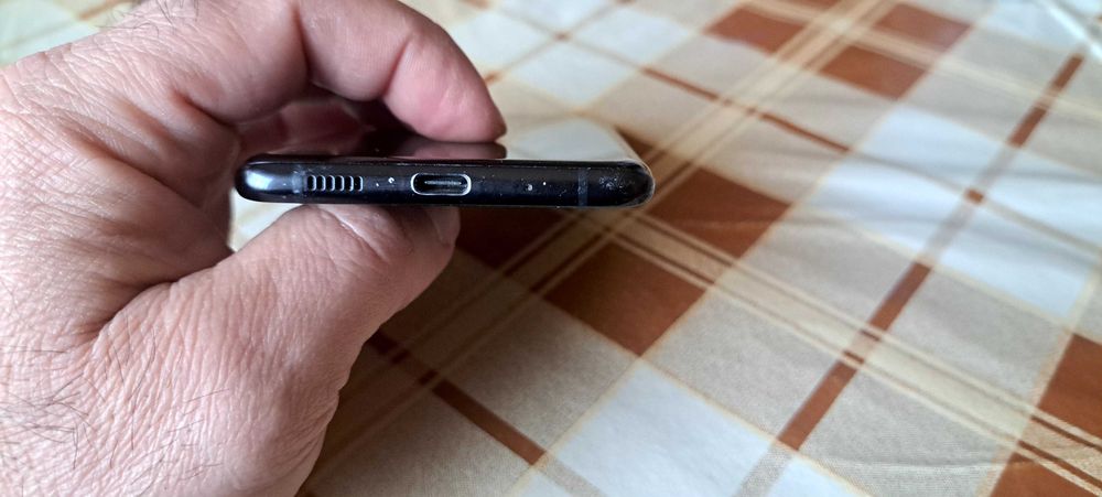 Samsung  galaxy s20 +