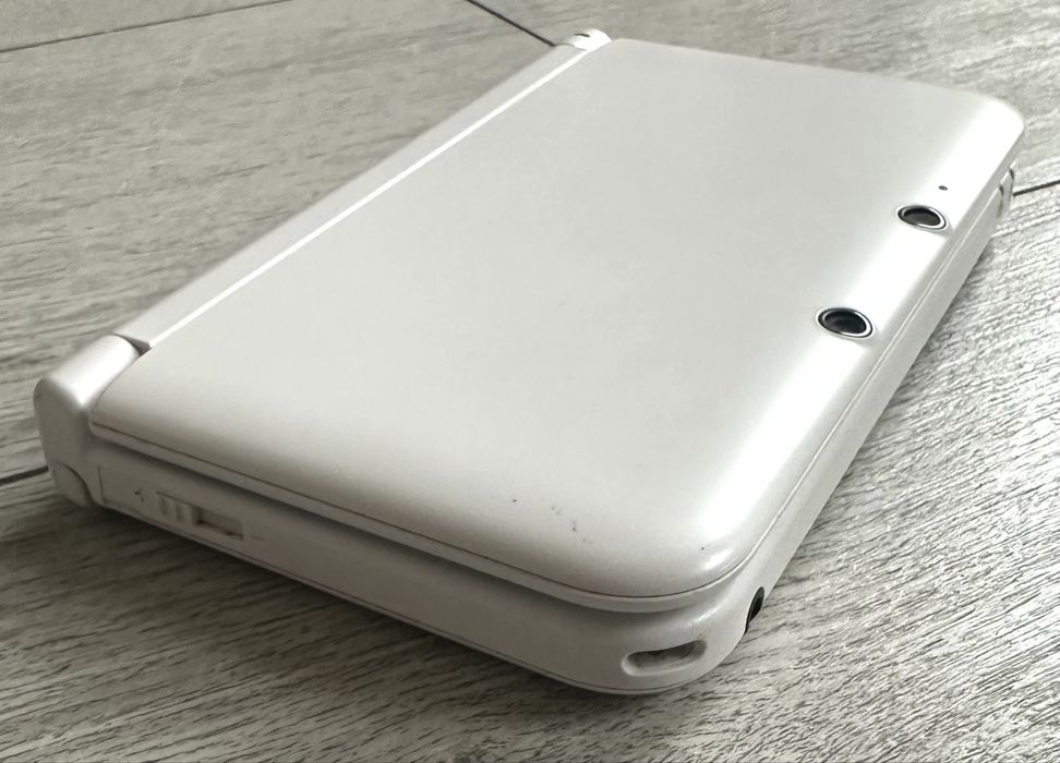 Super Ofertă! Joc Nintendo 3DS XL! Card 4GB! Stare Foarte Bună!