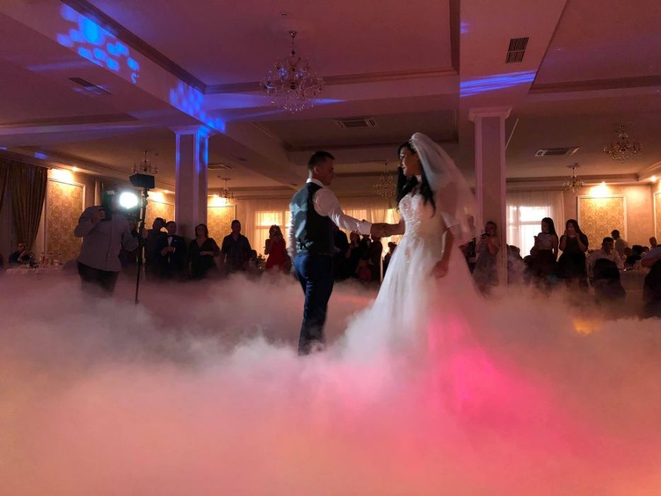 DJ-Gheata carbonica & fum greu dansul mirilor ,DJ,schela lumini