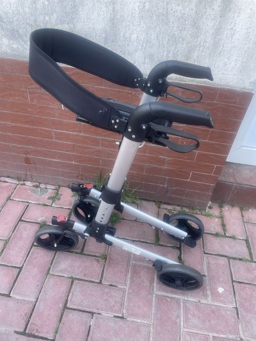 Cadru rulant (rollator) cu 4 roți Sarbi • OLX.ro