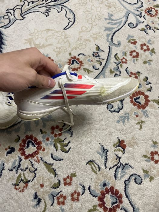 Продам футзалки Адидас оригинал