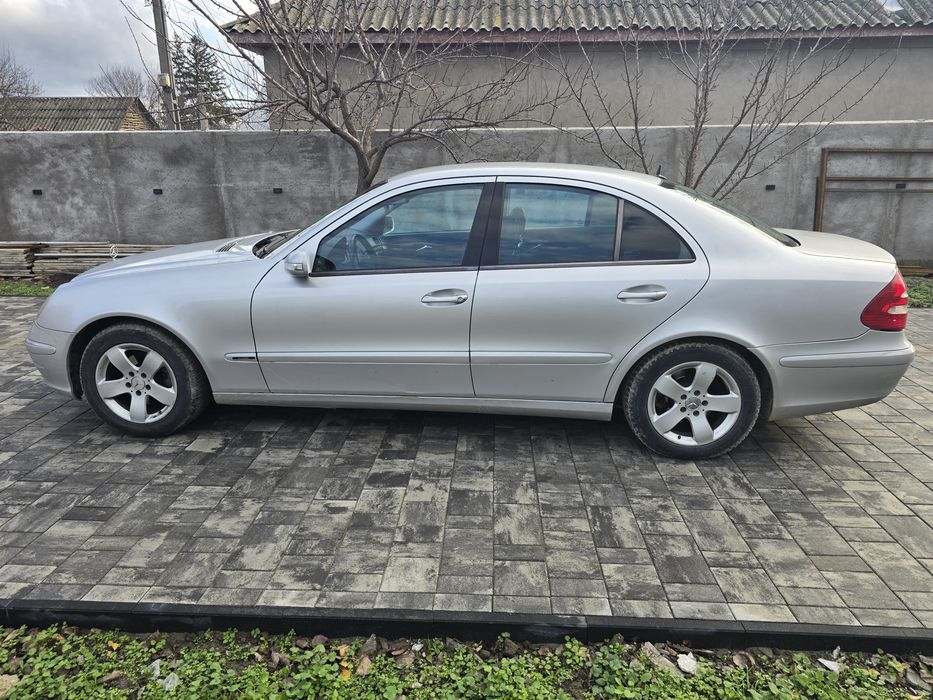 Mercedez-benz E200 2.2 CDI