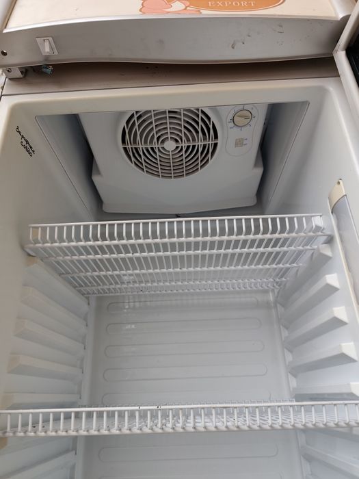 Холодильник витрина