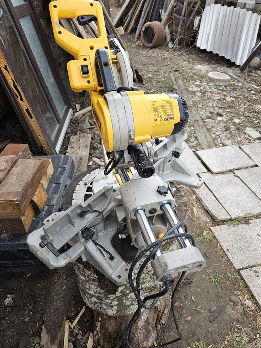 Circular dewalt DWS727