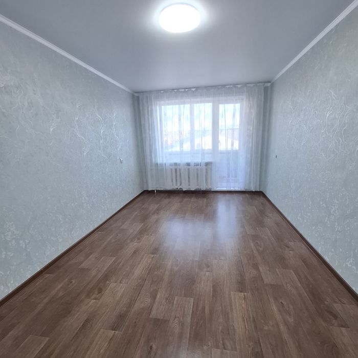 Продам 1 ком.квартиру новой планировки 20 мкрн.