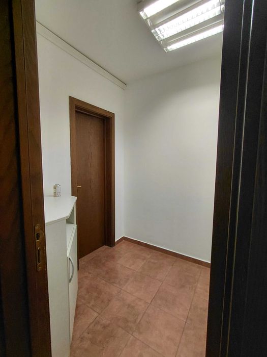 Дава се под наем Офис в София, Център - 112 кв.м за 1116.9 € - Снимка #10