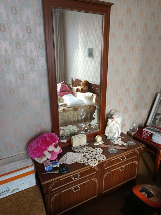 Подаряват се мебели