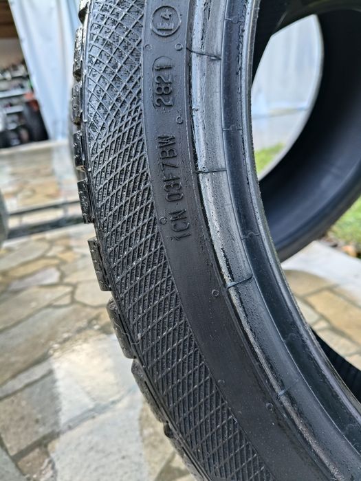 Set 4 anvelope iarna Continental 225/45/19 XL cu protectie janta
2 x C