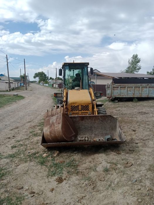 Услуги Эксковатора погрузчика г.Уштобе