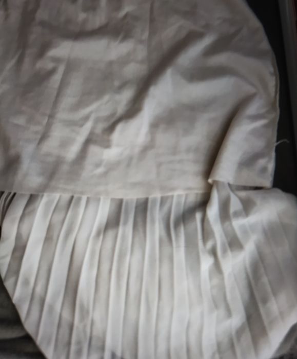 Рокля с цвят екрю